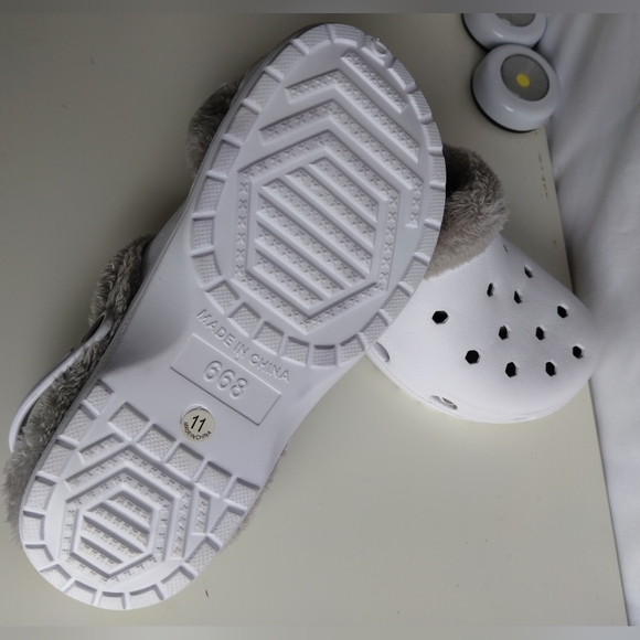 Sandals - Picture 3 of 3